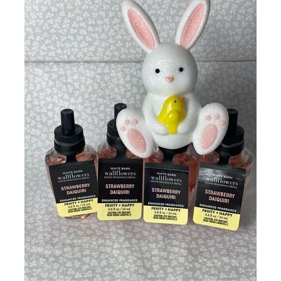 Bath and Body Works BUNNY Wallflower and 4 STRAWBERRY DAIQUIRI Refills - Picture 2 of 10
